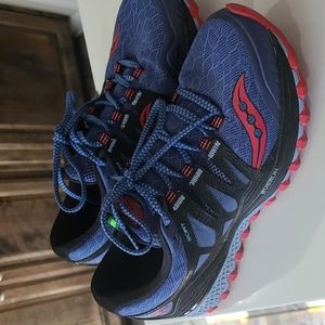 Saucony ISO Everun trail shoes